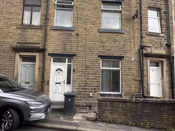 £675 pcm (£156 pw)
