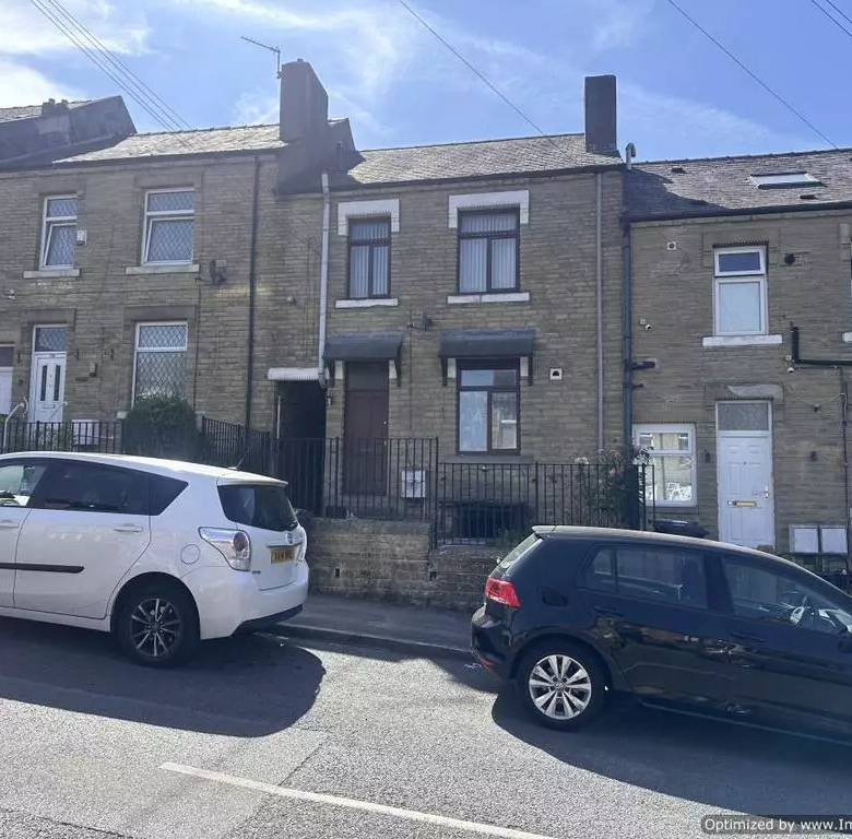£675 pcm (£156 pw)