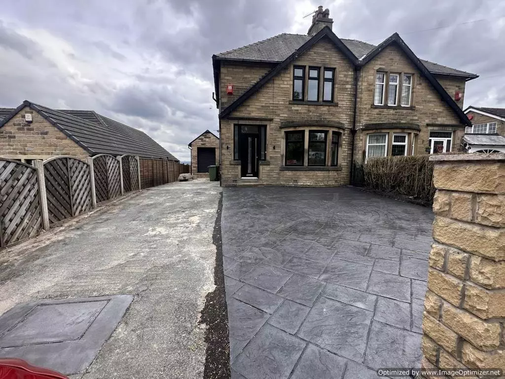 image-0-1024×1024 (4) £1,400 pcm (£323 pw)