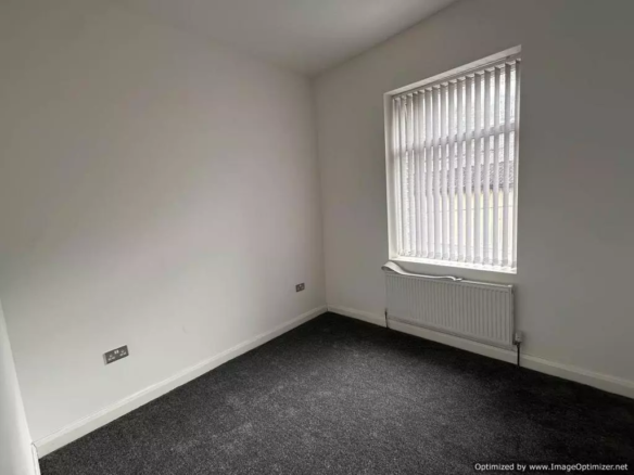 £675 pcm (£156 pw)