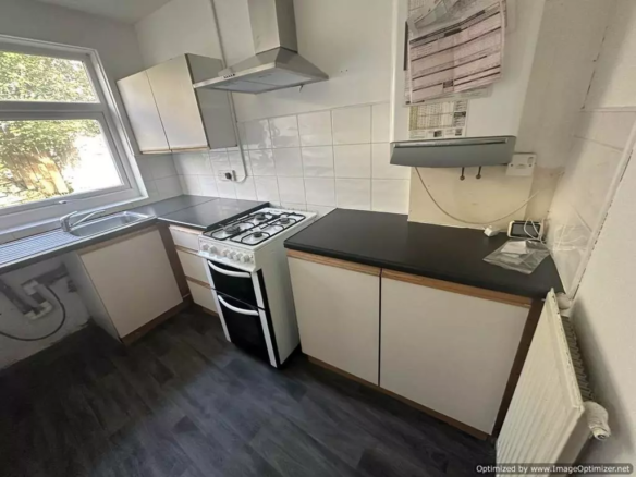 £650 pcm (£150 pw)
