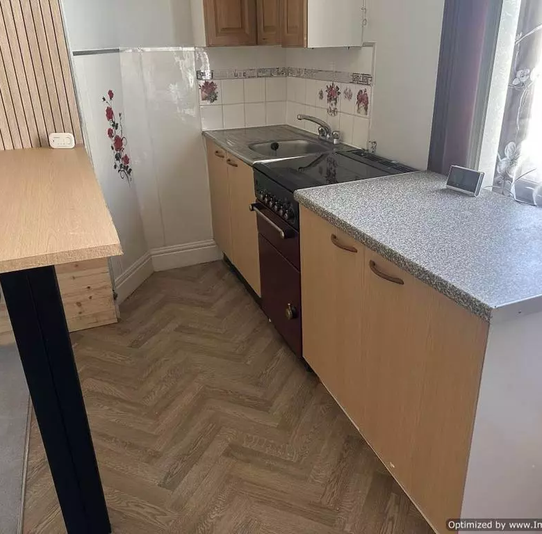 £675 pcm (£156 pw)