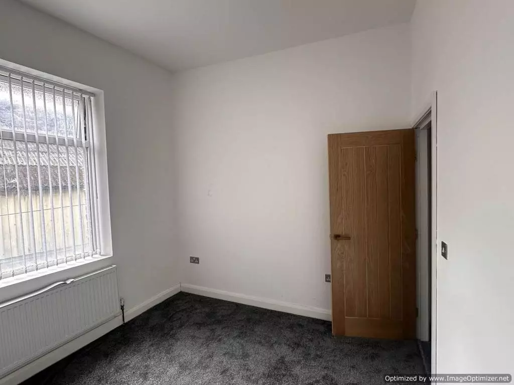 £675 pcm (£156 pw)