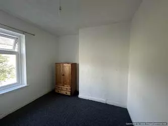 £650 pcm (£150 pw)