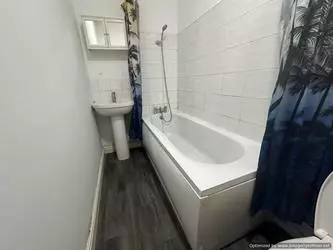 £650 pcm (£150 pw)